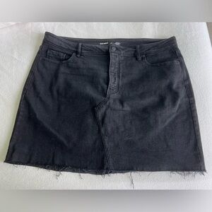 Old Navy Black Cutoff Jean Skirt - size 20